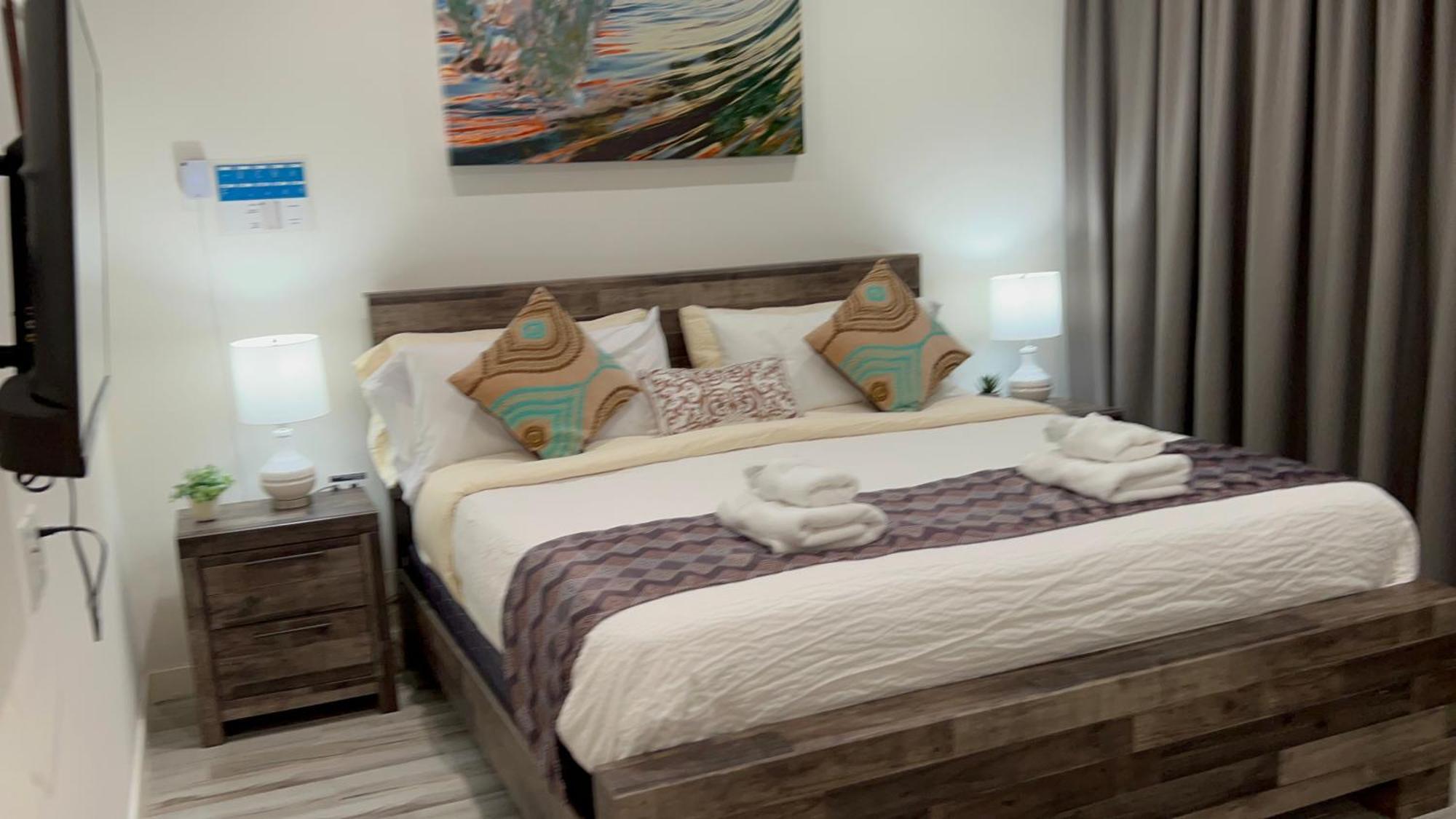 The Cove - Condo Hotel - Palm Beach Strip Phòng bức ảnh