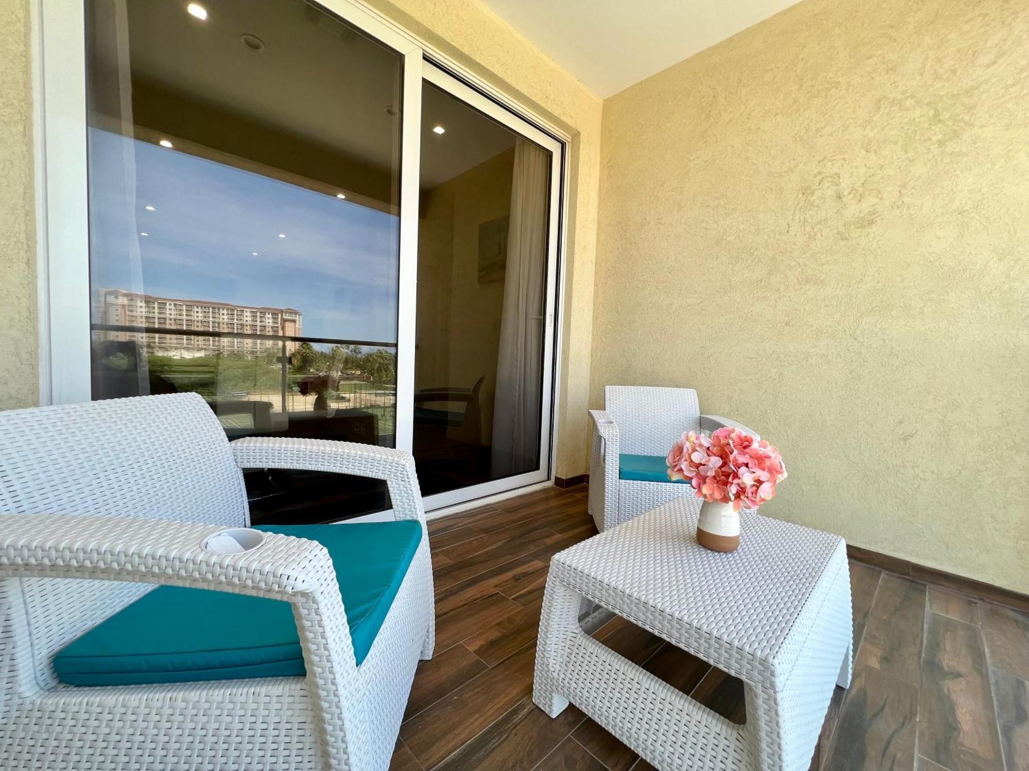 The Cove - Condo Hotel - Palm Beach Strip Phòng bức ảnh