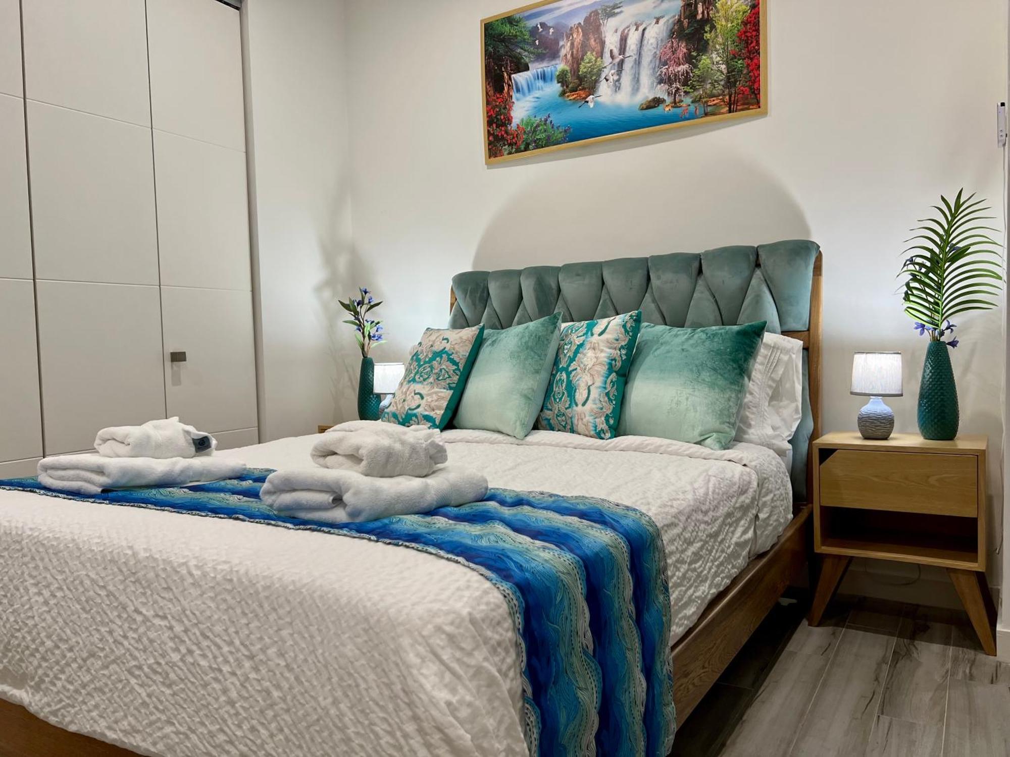 The Cove - Condo Hotel - Palm Beach Strip Phòng bức ảnh