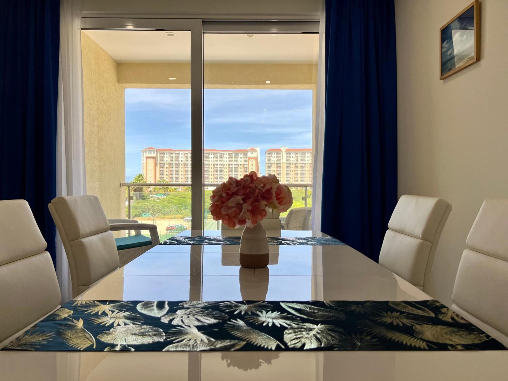 The Cove - Condo Hotel - Palm Beach Strip Ngoại thất bức ảnh
